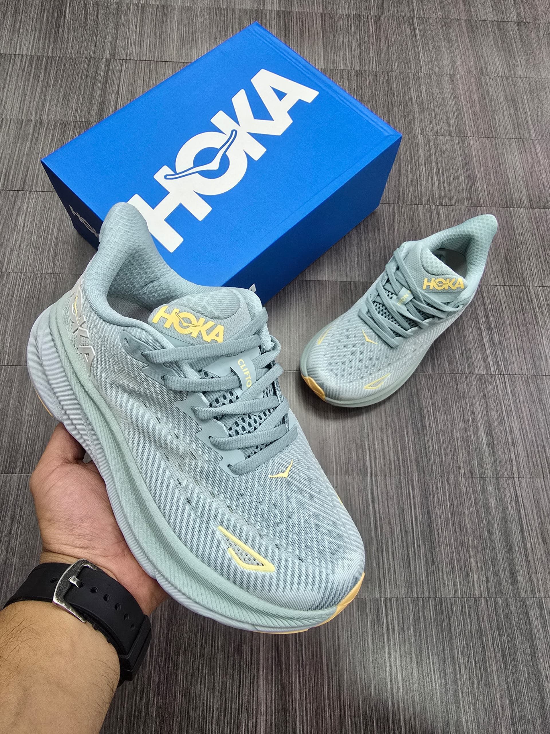 HOKA CLINFON 9_6