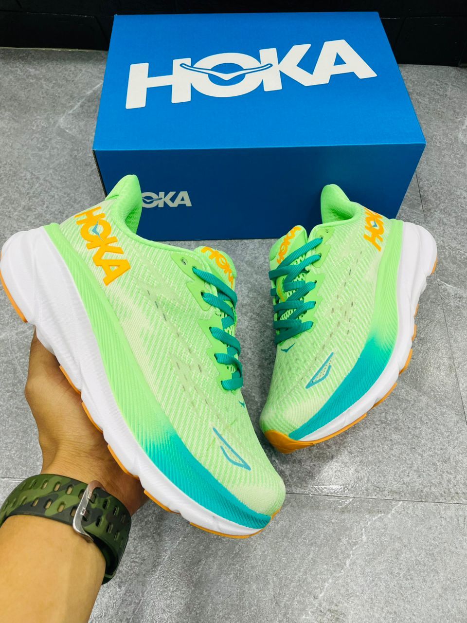 HOKA CLINFON 9_12