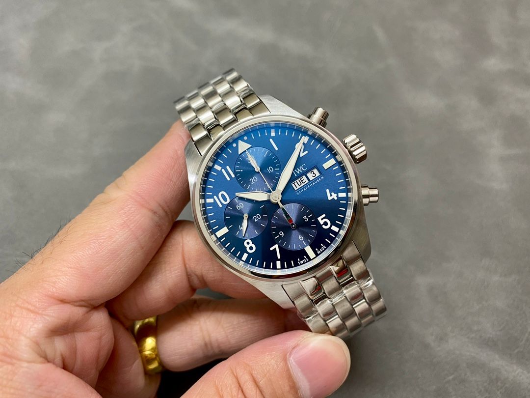 IWC Pilot’s Watch Chronograph Blue and Silver_3