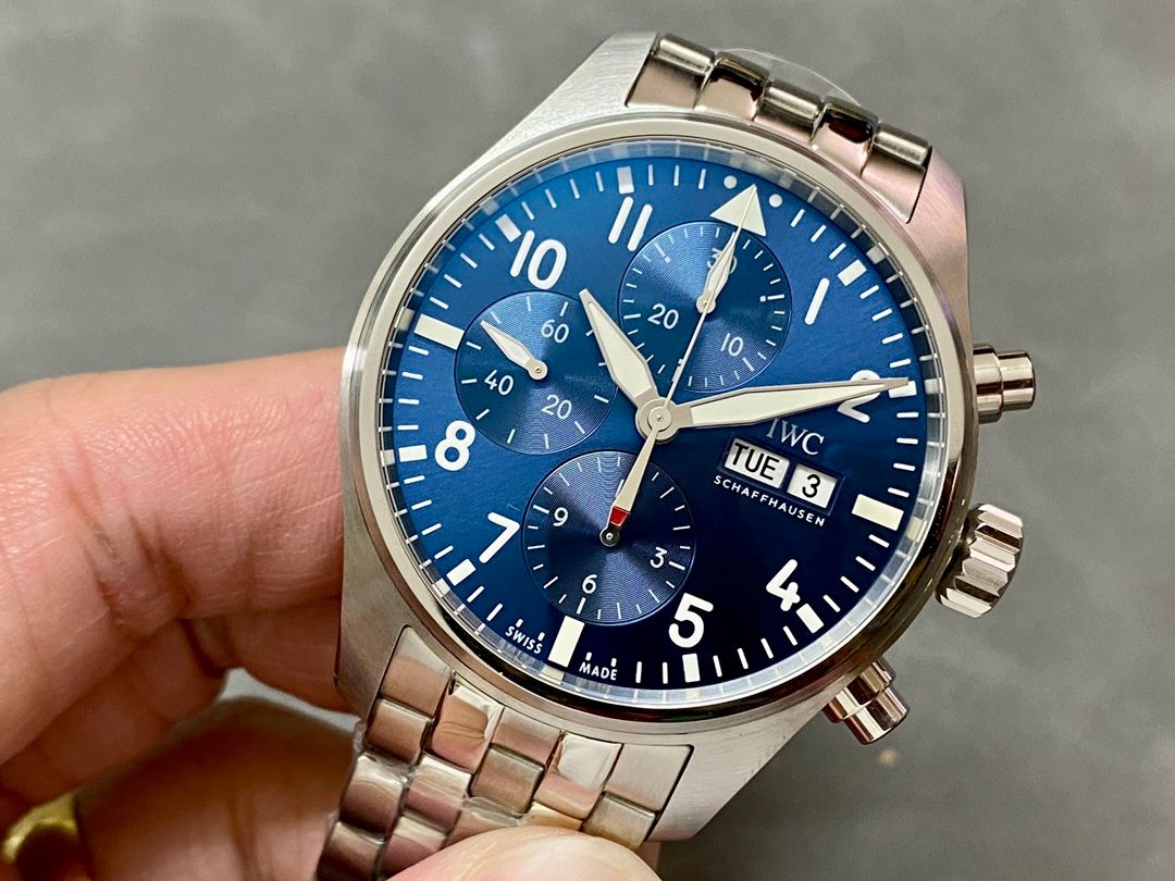 IWC Pilot’s Watch Chronograph Blue and Silver_2