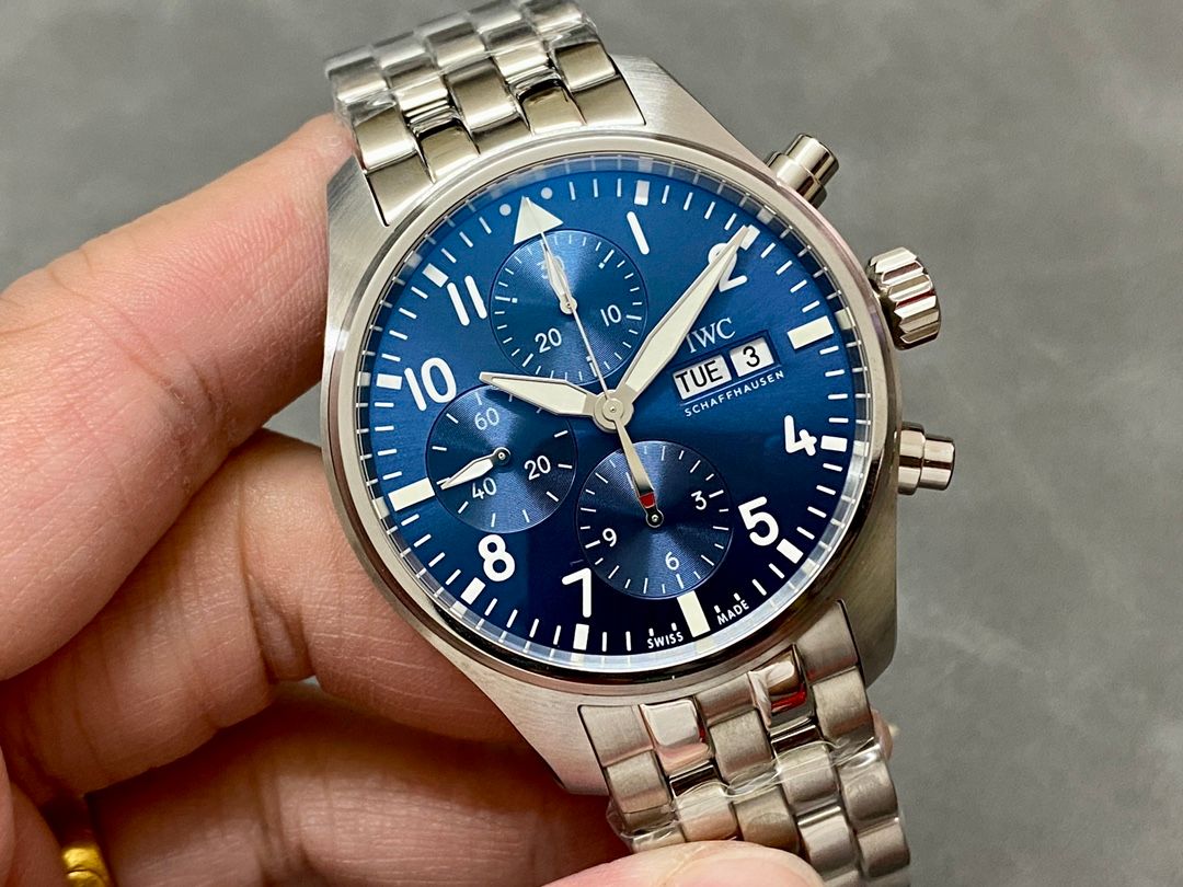 IWC Pilot’s Watch Chronograph Blue and Silver_1