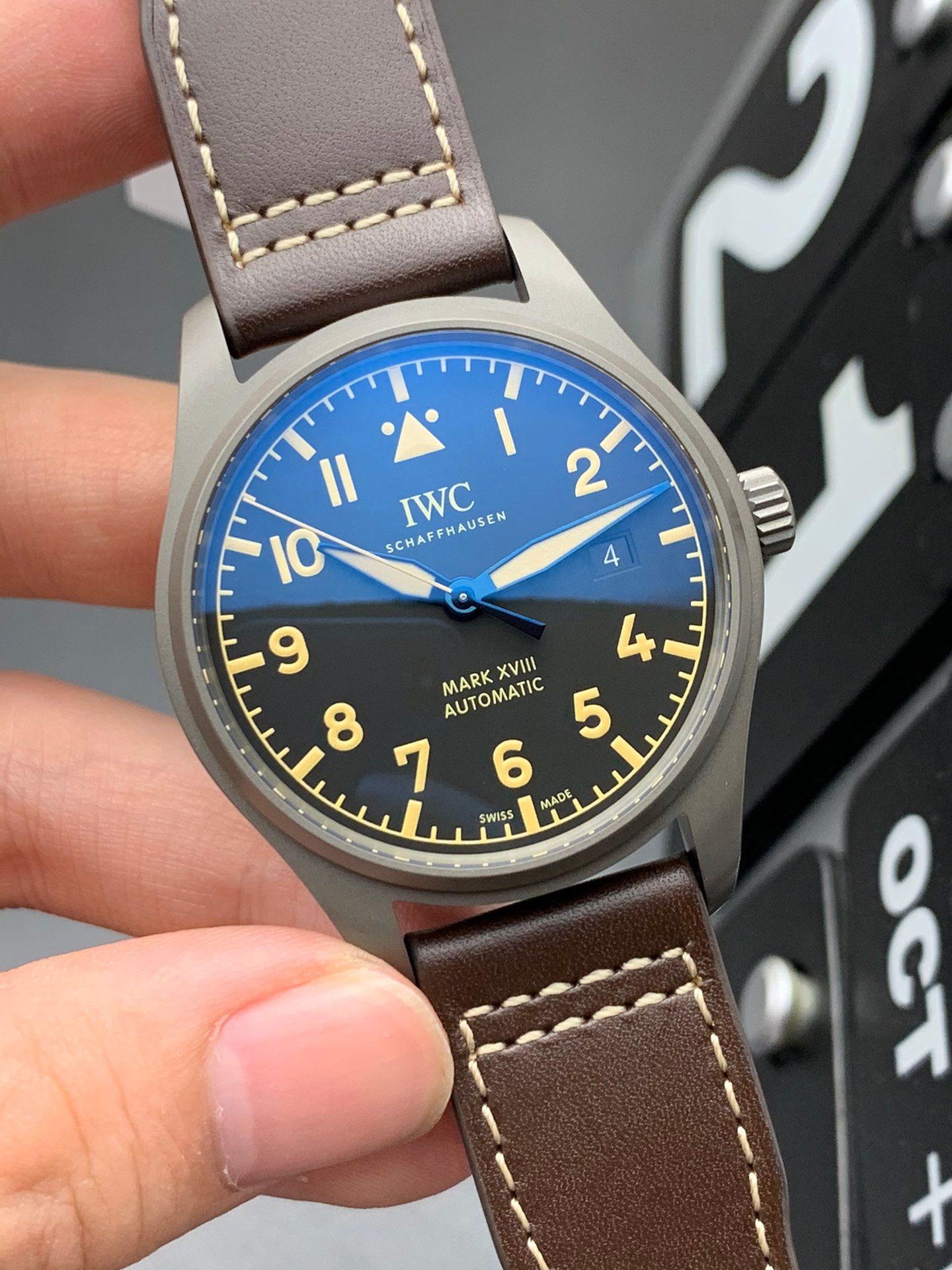 IWC Pilot’s Watch Mark XVIII Blue and Brown_1