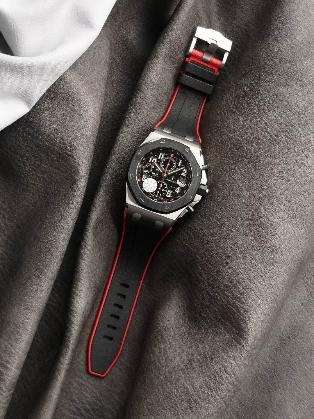 Audemars Piguet Royal Oak Offshore Chronograph with Black dial and Red accents_4