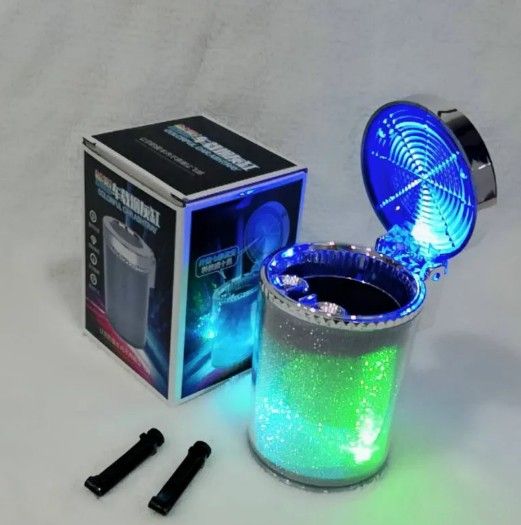 LED RGB منفضة سجائر السيارة مع إضاءة _4