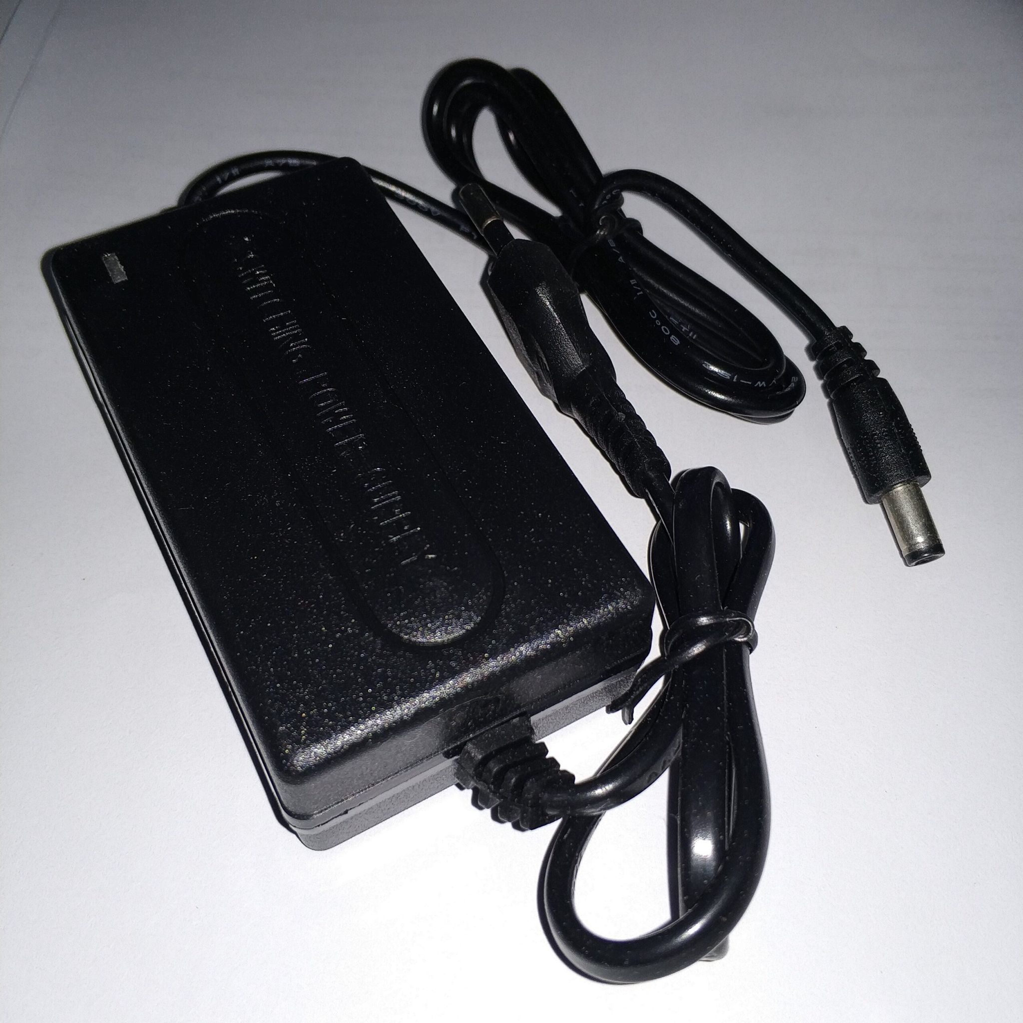 AC to DC 12V 2A EU Plug Power Supply_0