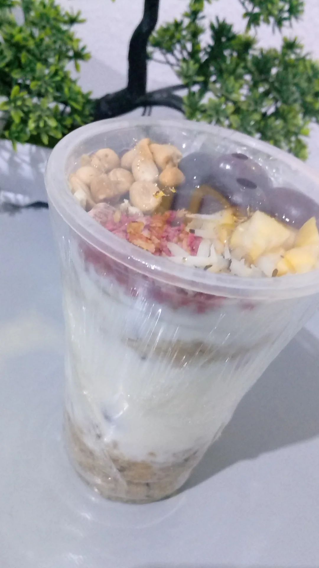 Crunchy nut parfait medium cup _0