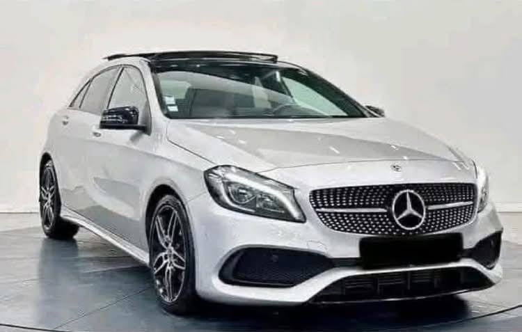 MERCEDES-BENZ CLASSE A 200 D FASCINATION AMG 2017_5