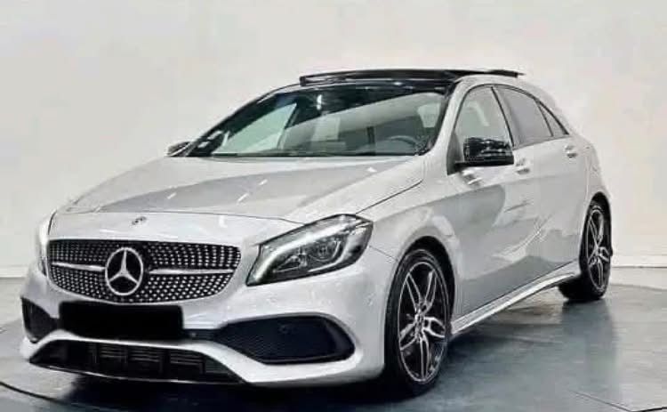 MERCEDES-BENZ CLASSE A 200 D FASCINATION AMG 2017_8