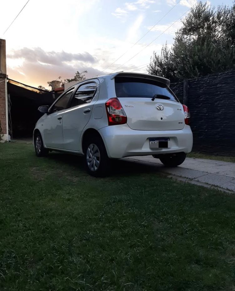 Etios XS à hayon_2