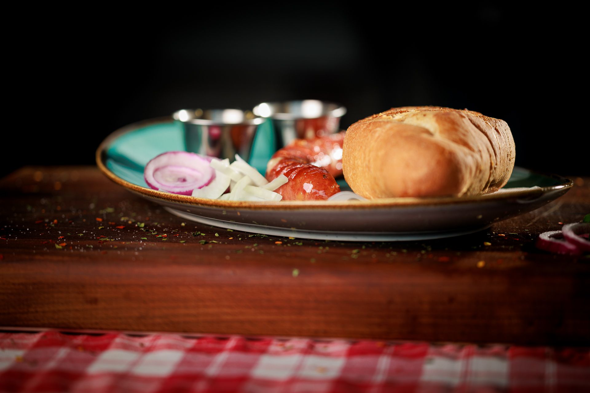 Currywurst/Käsekrainer/Bratwurst mit Brot_1