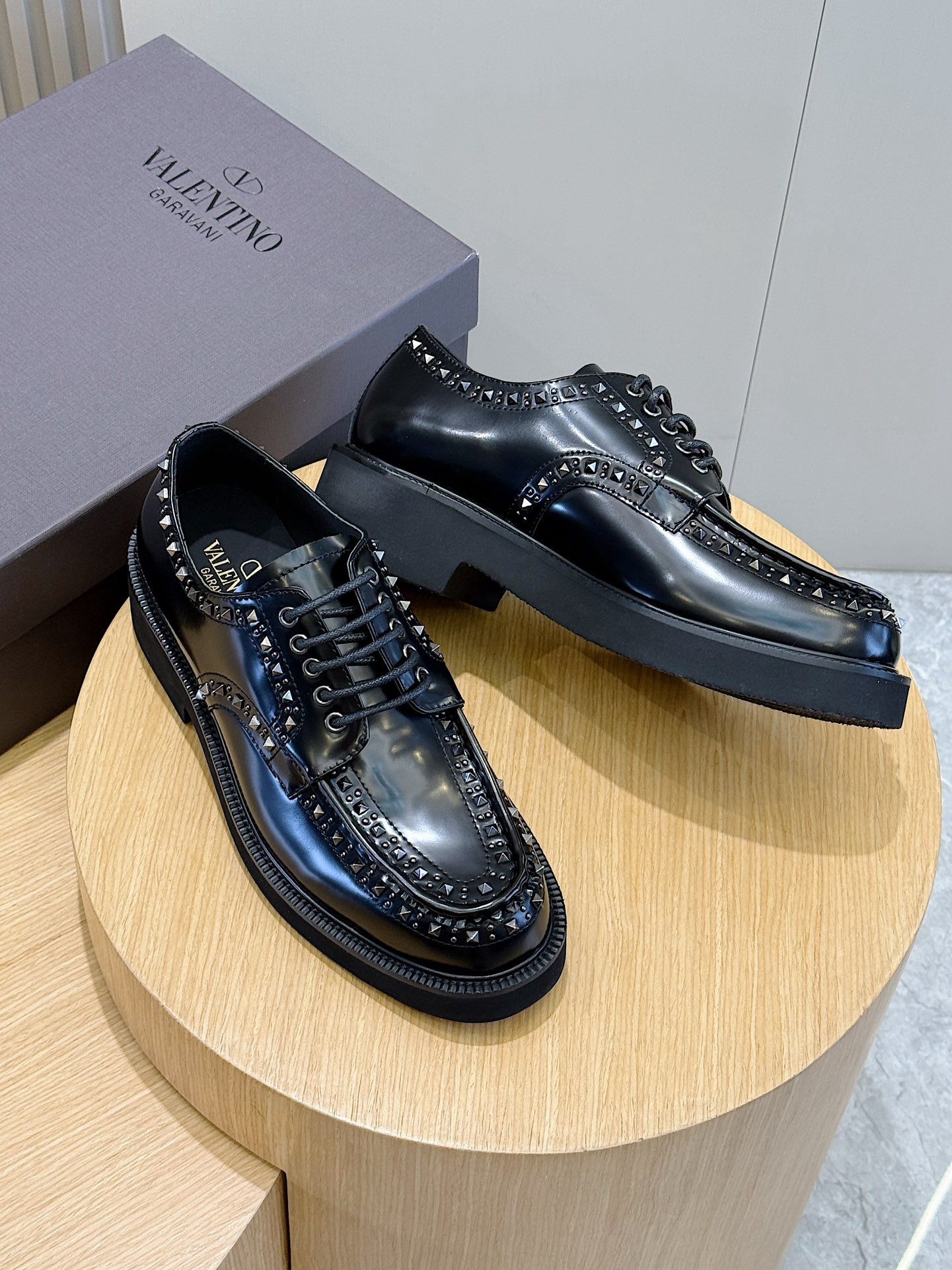 VALENTINO GARAVANI GENTLEGLAM DERBY SHOE _1