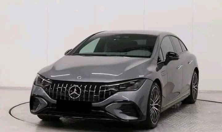 Mercedes-Benz EQE 43 4MATIC 2023_1