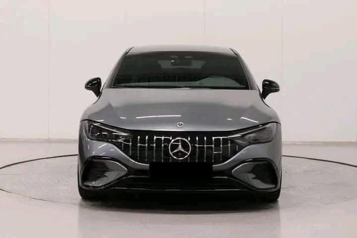 Mercedes-Benz EQE 43 4MATIC 2023_0