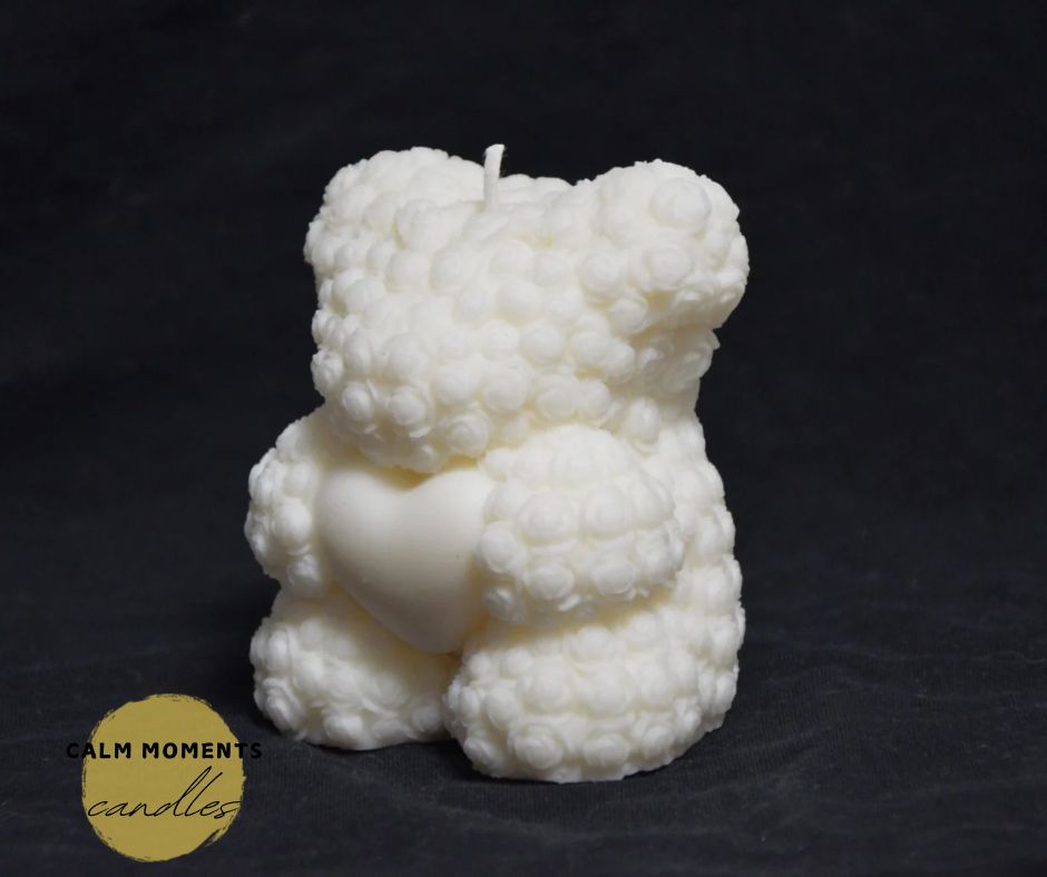 Teddy bear with heart soywax candle_1