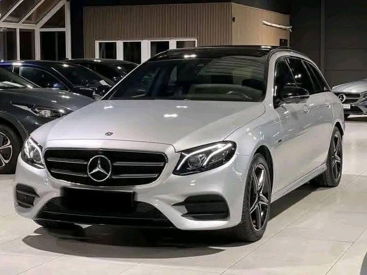 Mercedes Benz E / 2021_2