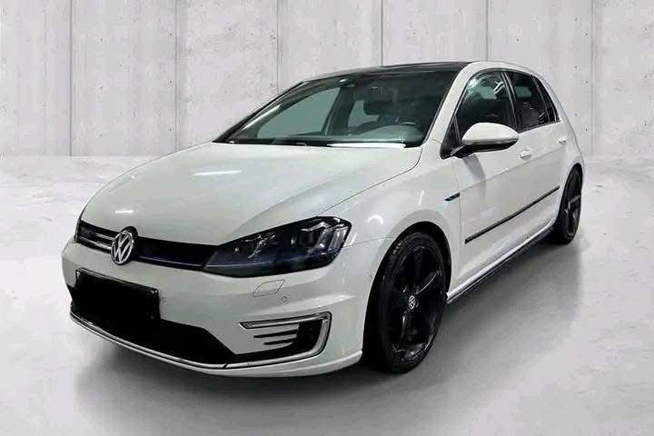 Volkswagen Golf GTE / 2015 _2