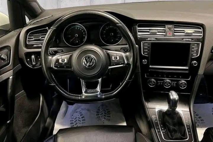 Volkswagen Golf GTE / 2015 _8