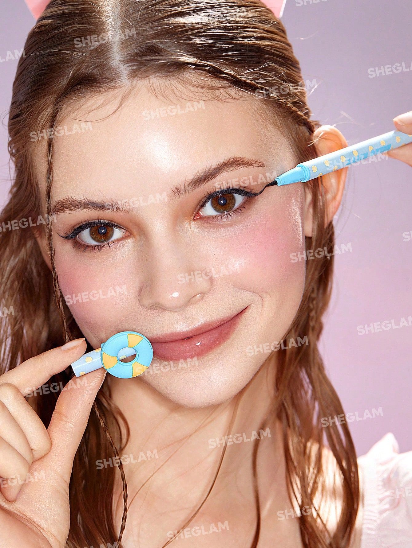 SHEGLAM X Hello Kitty Make Waves Waterproof Eyeliner - Black Sand_1