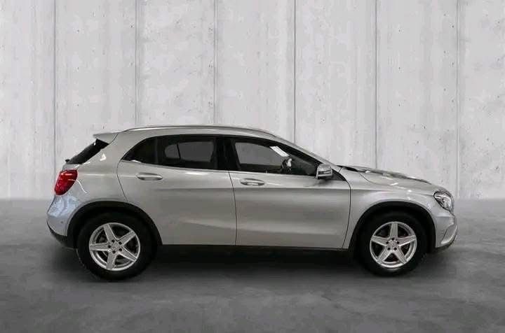 Mercedes-Benz GLA 250 4MATIC / 2015 _2