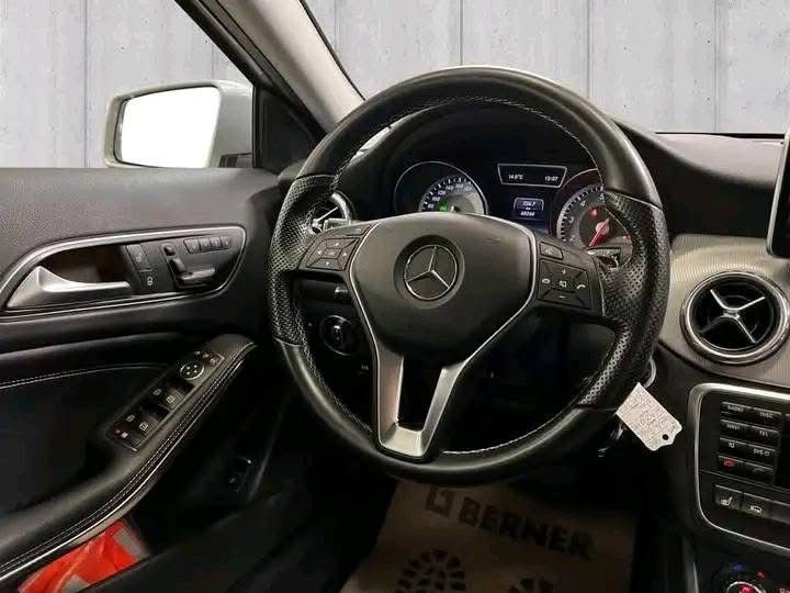 Mercedes-Benz GLA 250 4MATIC / 2015 _6