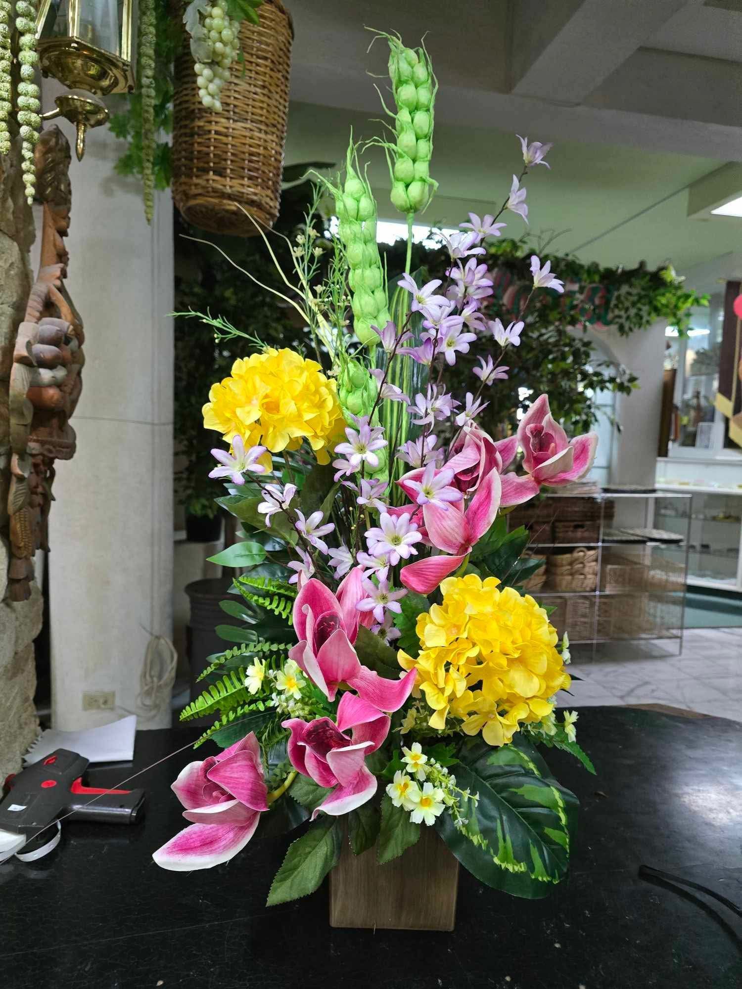 Designer Silk arrangement_1