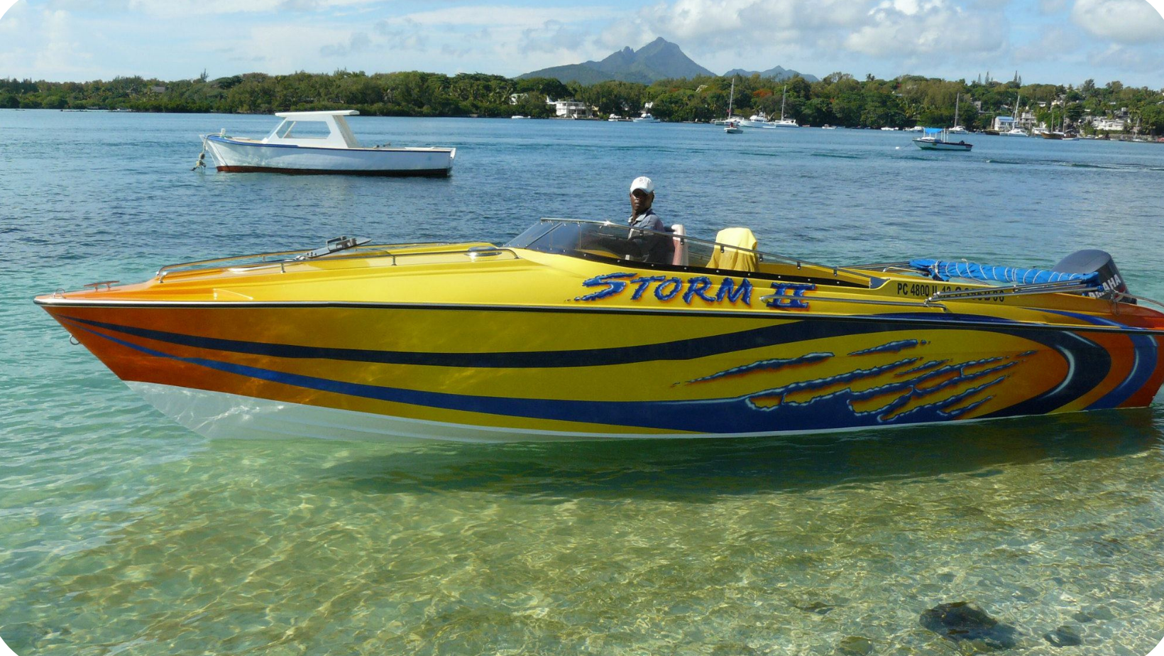 Discover Ile aux Cerfs: Shared Basics Speedboat Tour_5