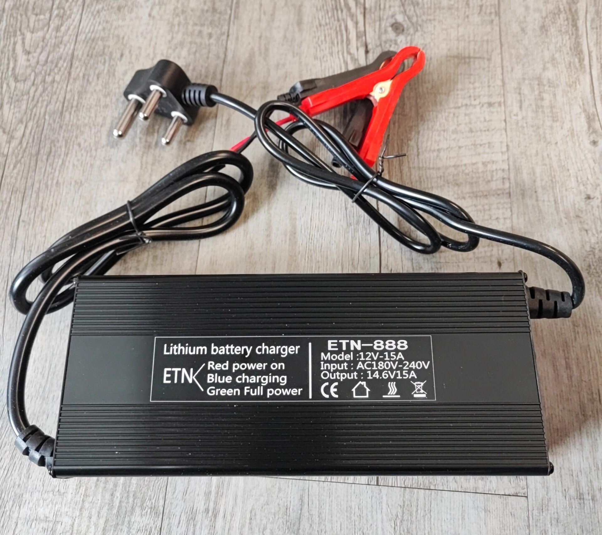 ETN-888 14.6vDC 15Amp Intelligent Lithium Battery Charger_0