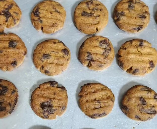 Semi-sweet Chocolate Chip Cookies_0