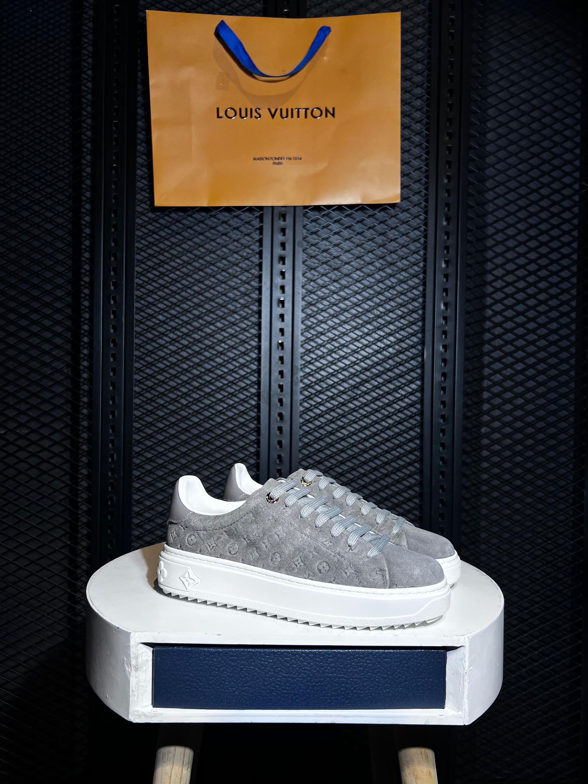 Louis Vuitton Shoes – Elegance Meets Luxury - 1 - PS1001_5