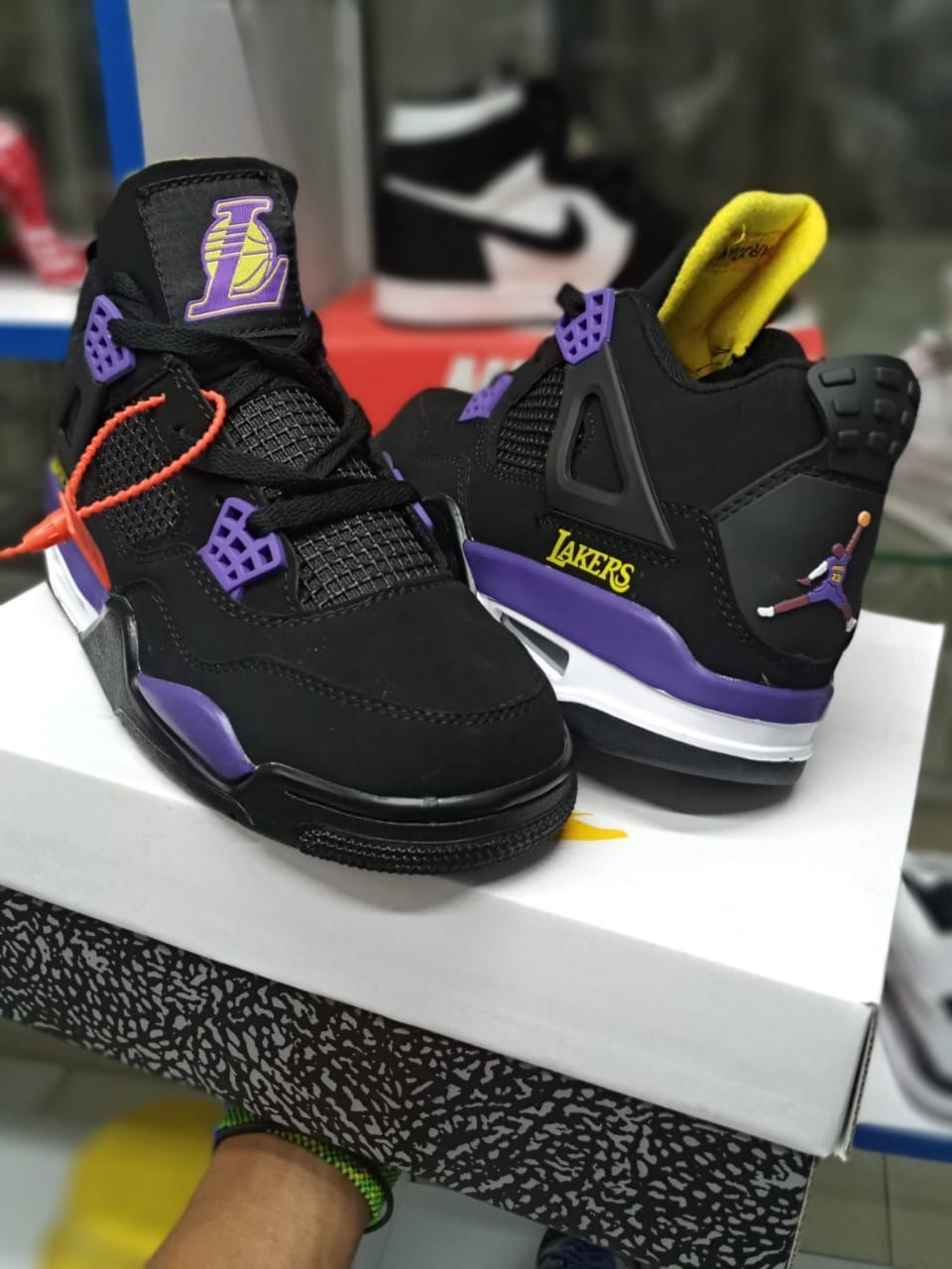 Air Jordan 4 X LA Laker_1