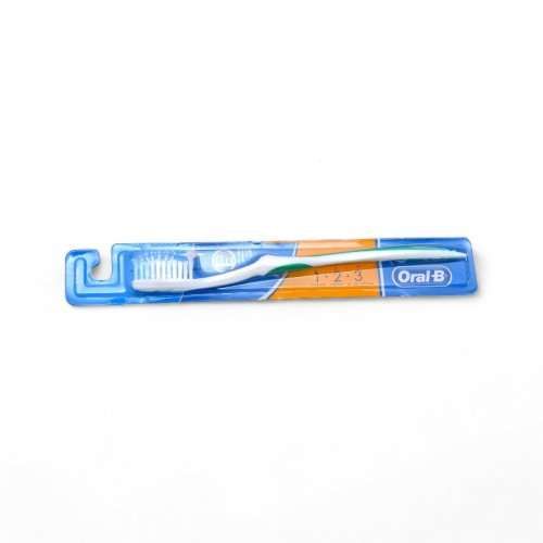 Oral-B 123 Medium Toothbrush._0