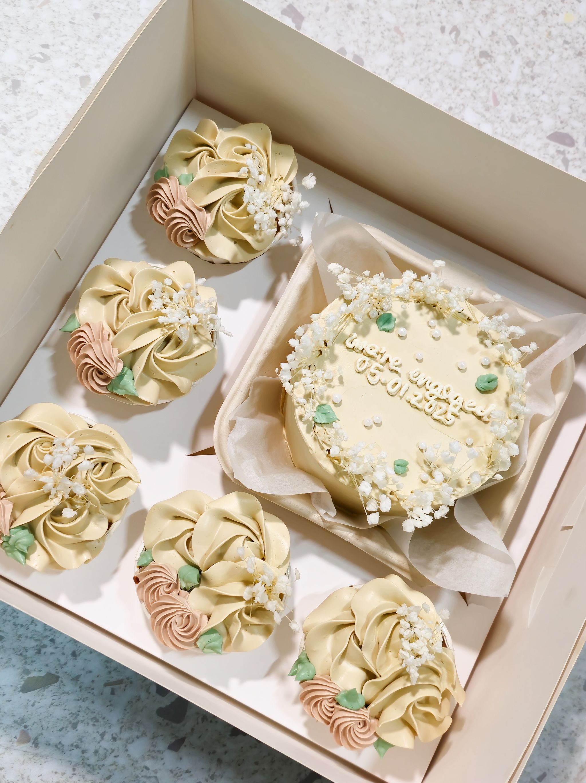 Bento cake + cupcake gift box_0