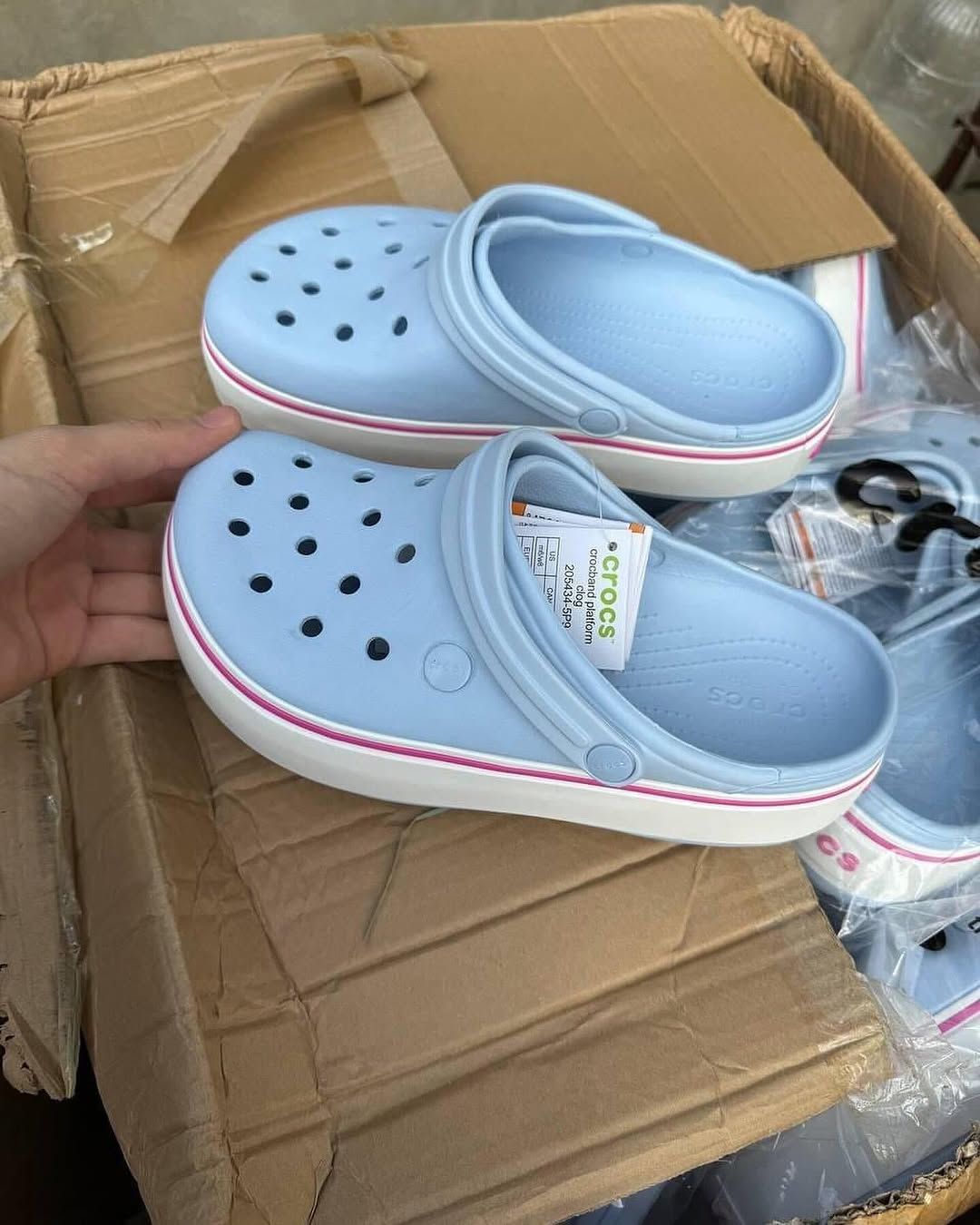 Crocs Paletten zu verkaufen!_4