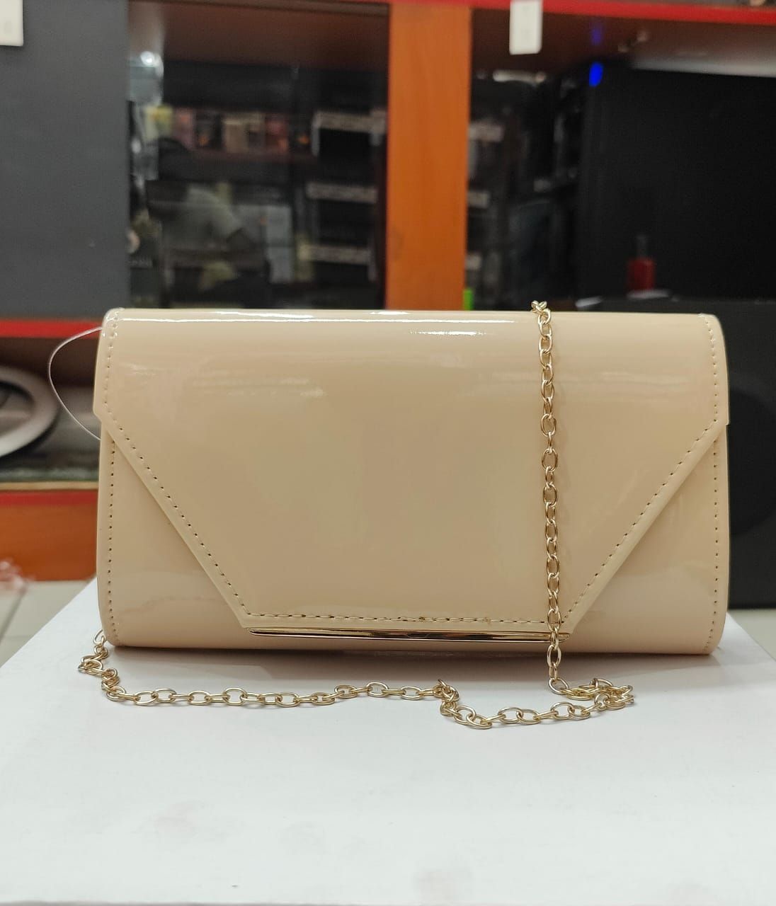 Timeless Clutch – Small, Stylish & Versatile ✨_2