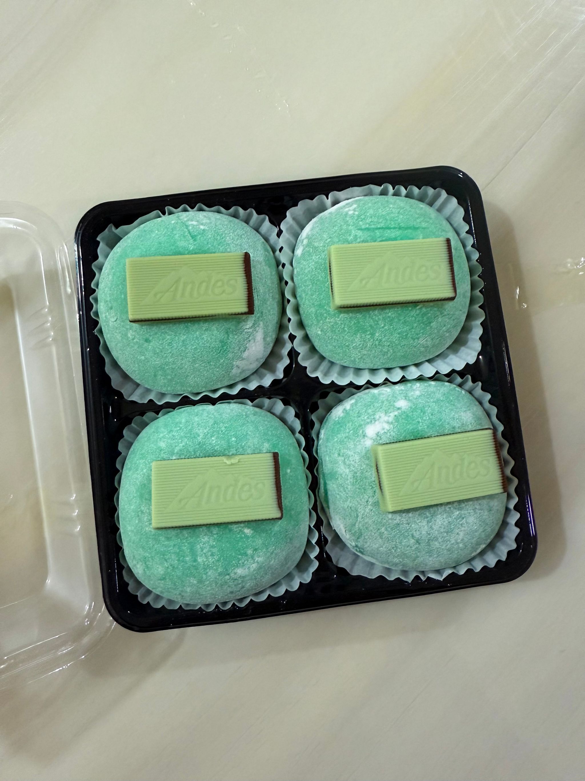 Peppermint Snow Ball Mochi 4pcs/box_0