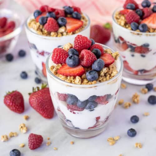 Granola Yoghurt Fruitcup (Small)_0