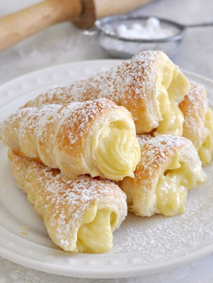 Italian Cream Stuffed Cannoncini_0