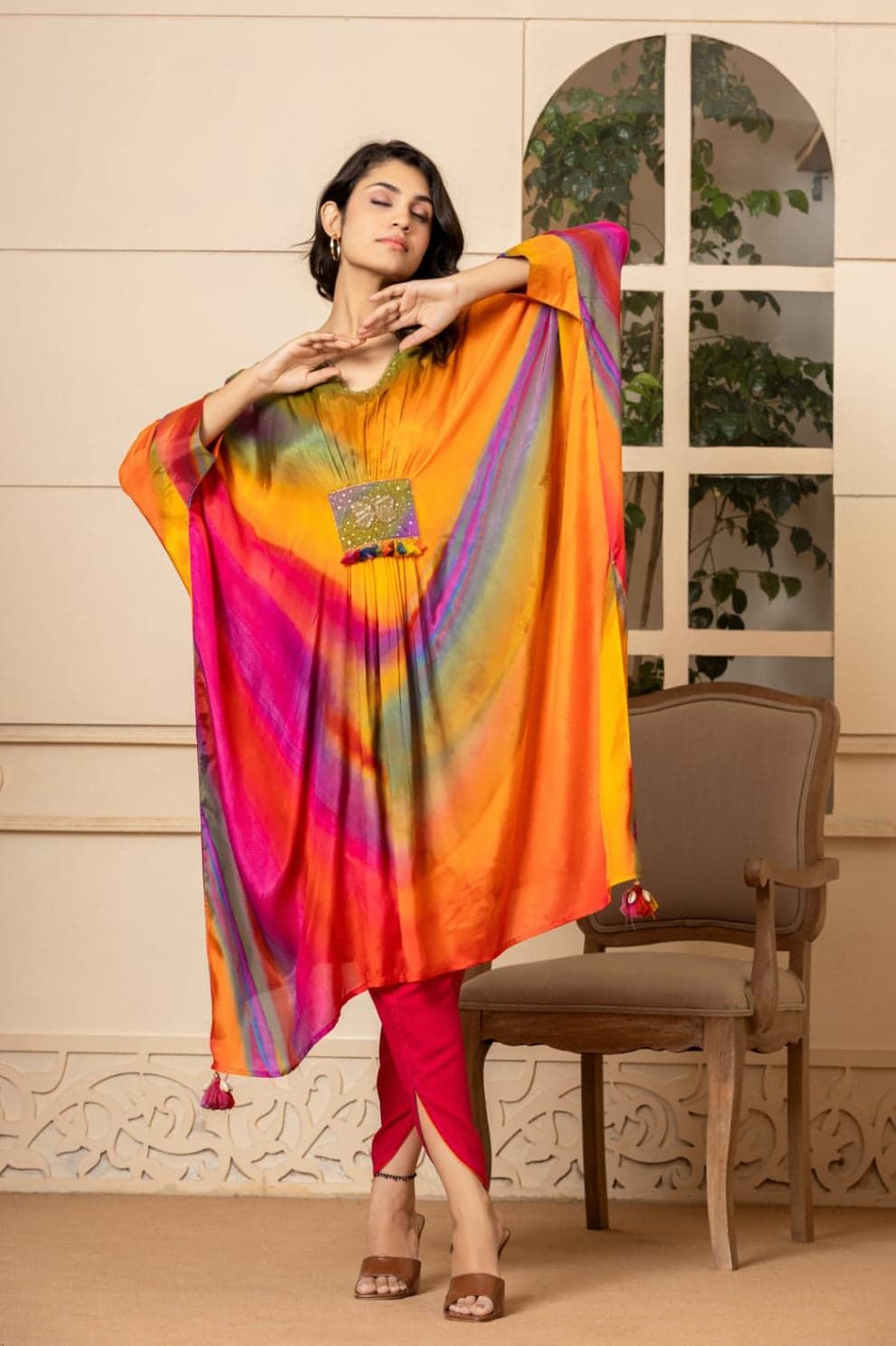 Kaaftan with cuff sleeve and handwork patch with tulip dhoti pants _0