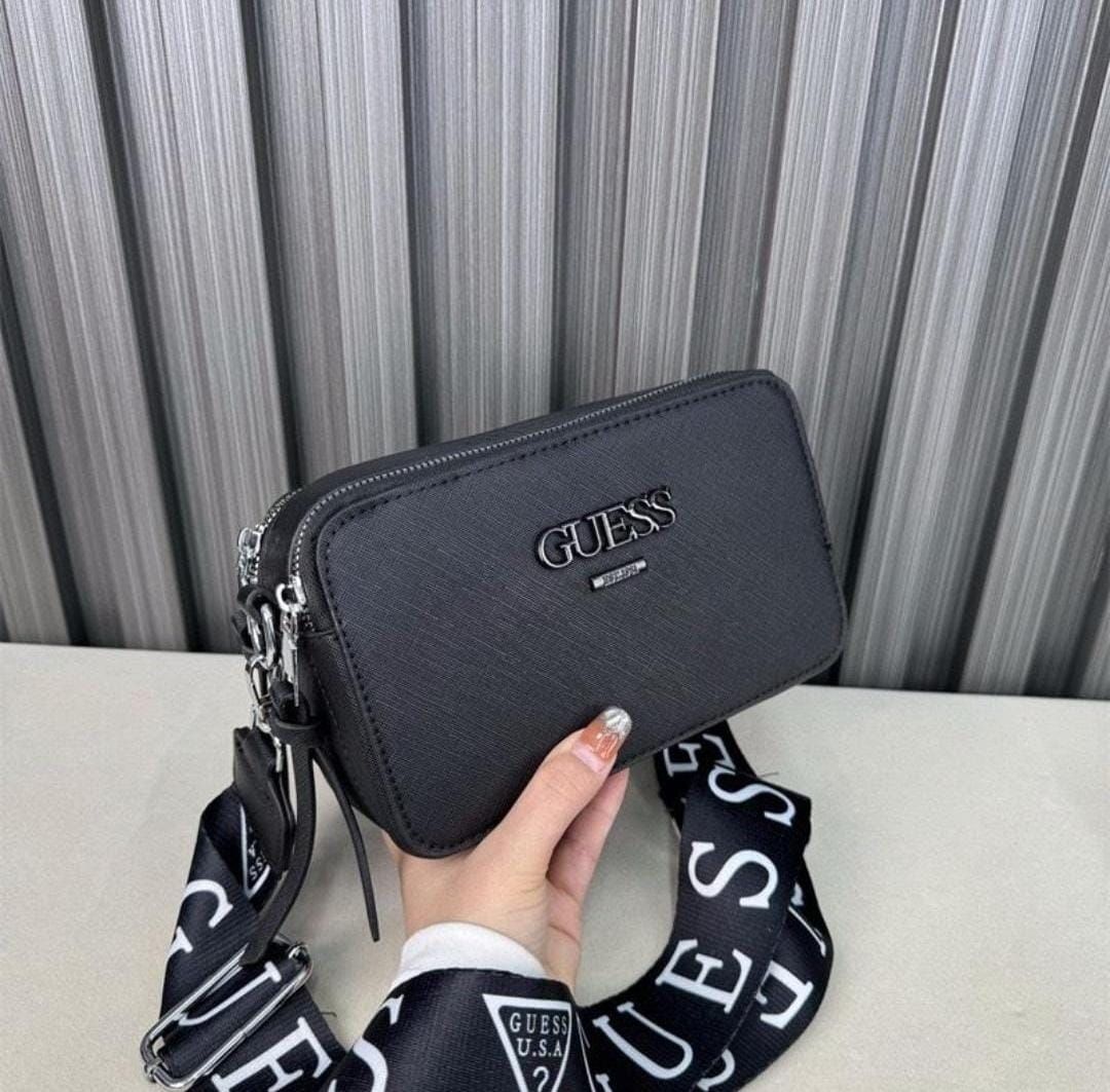Guess Handbag – Chic & Stylish 👜✨_3