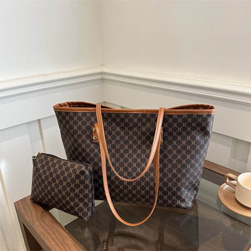 2pc handbag8,800 usafiri tu_1