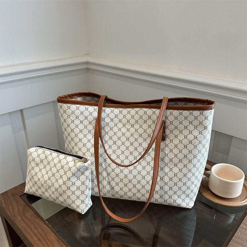 2pc handbag8,800 usafiri tu_3
