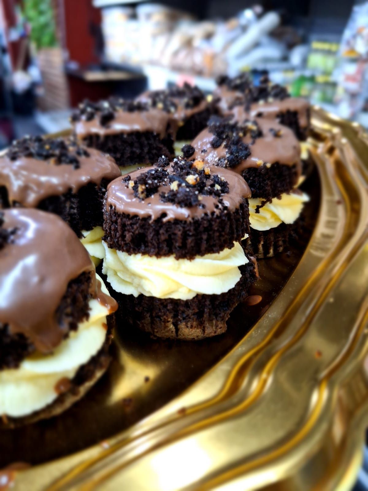 Chocolate Fresh Cream Clouds 8's_0