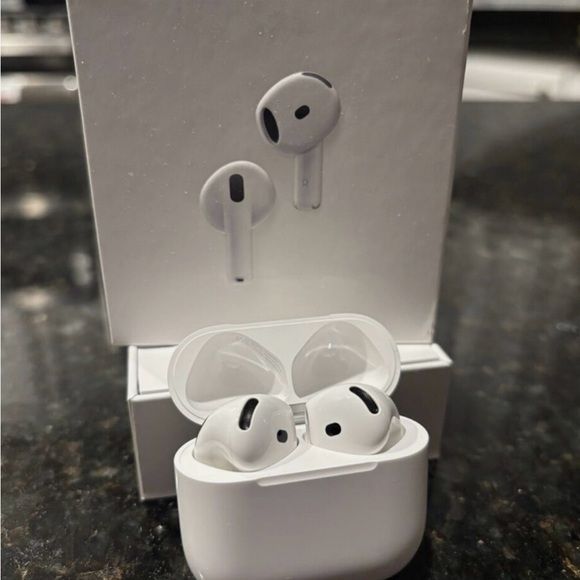 AirPods 4 with ANC_0