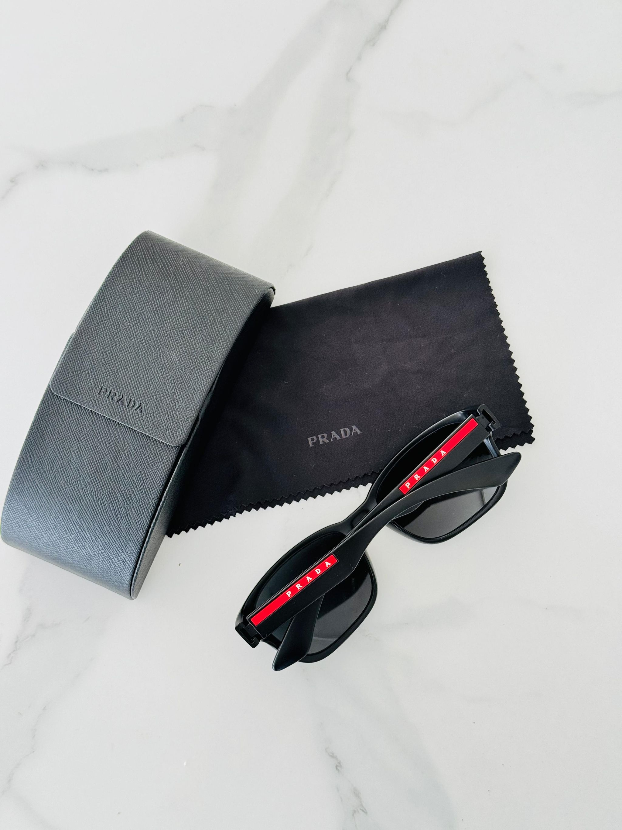 Óculos Prada linea rossa _0