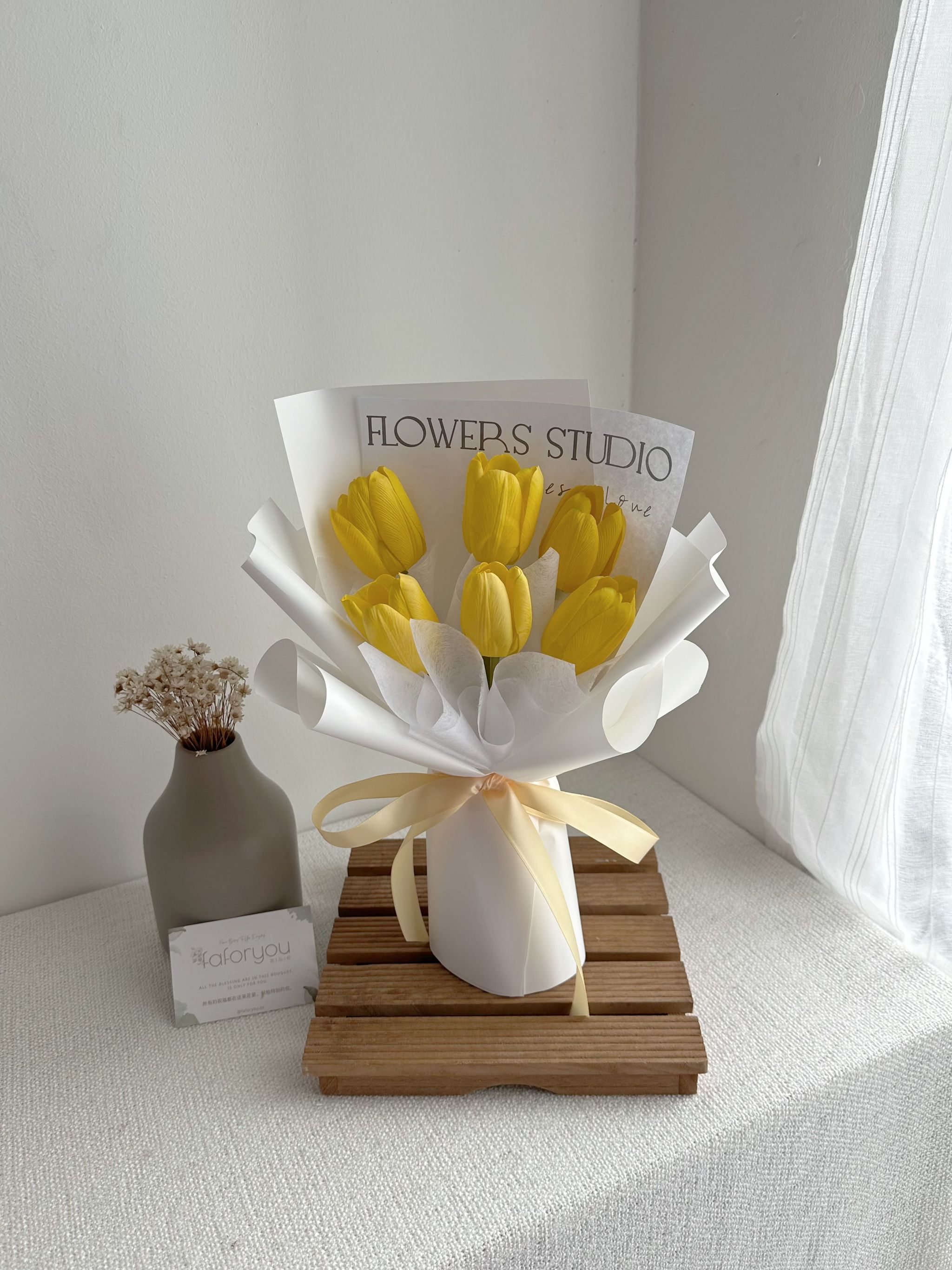 6 Stalk Artificial Tulip Bouquet _0
