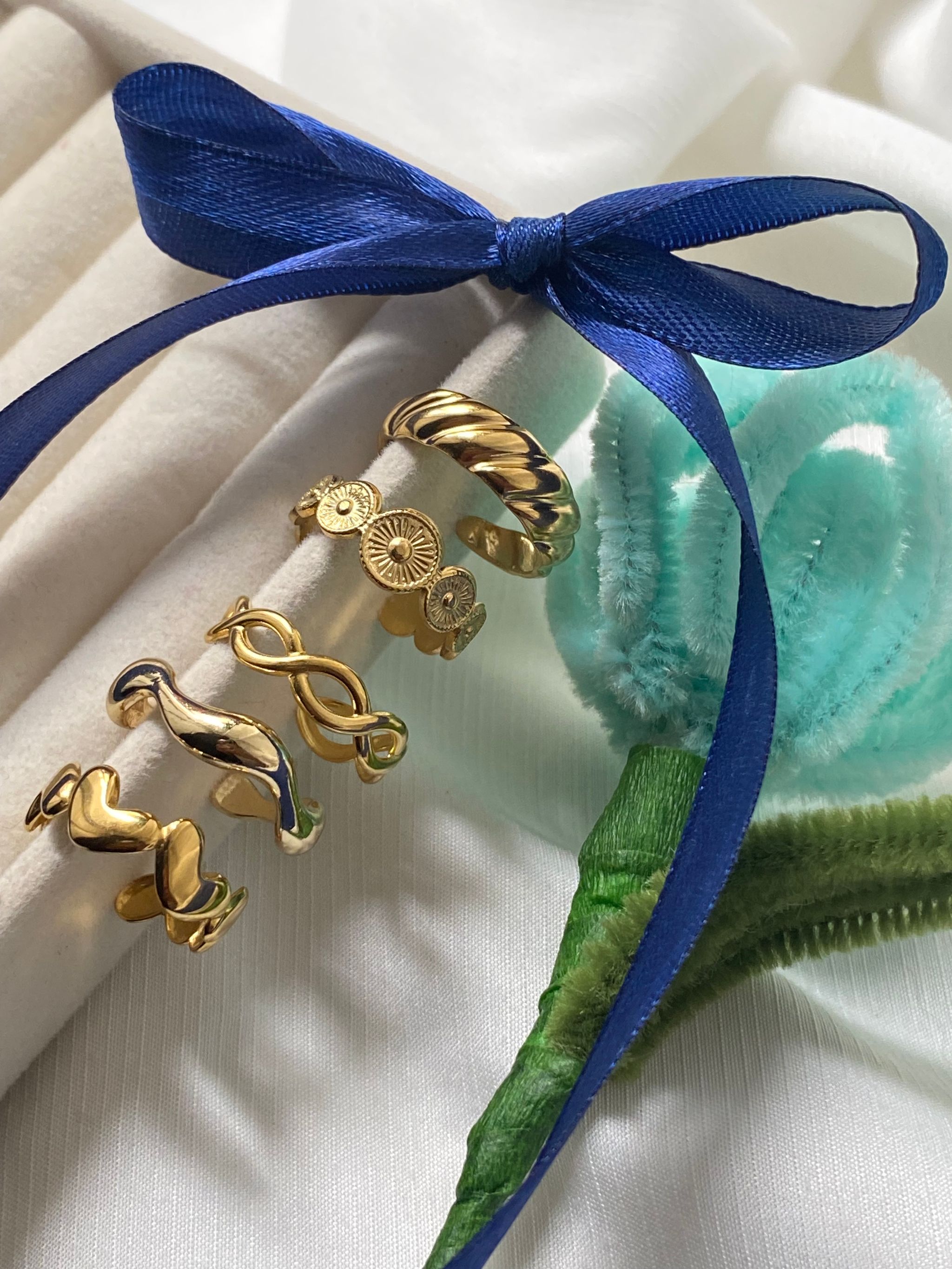 Bold Golden Rings _1