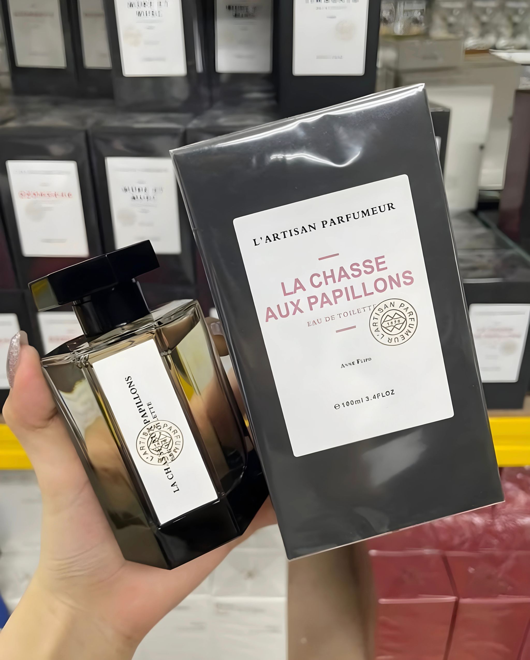 L'Artisan Parfumeur La Chasse aux Papillons Edt 100ml Perfume _0