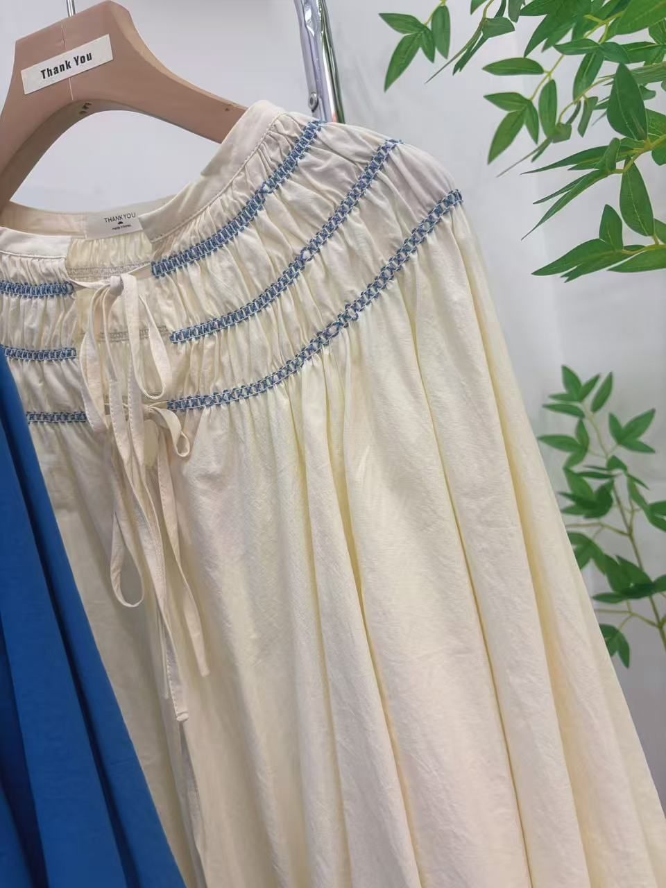 细节精致 系带上衣【复古又活泼】_1