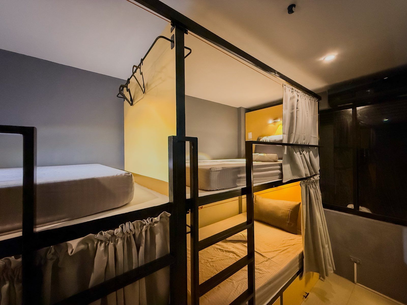 Double Bed |  All Genders | 1 pax 👤_3