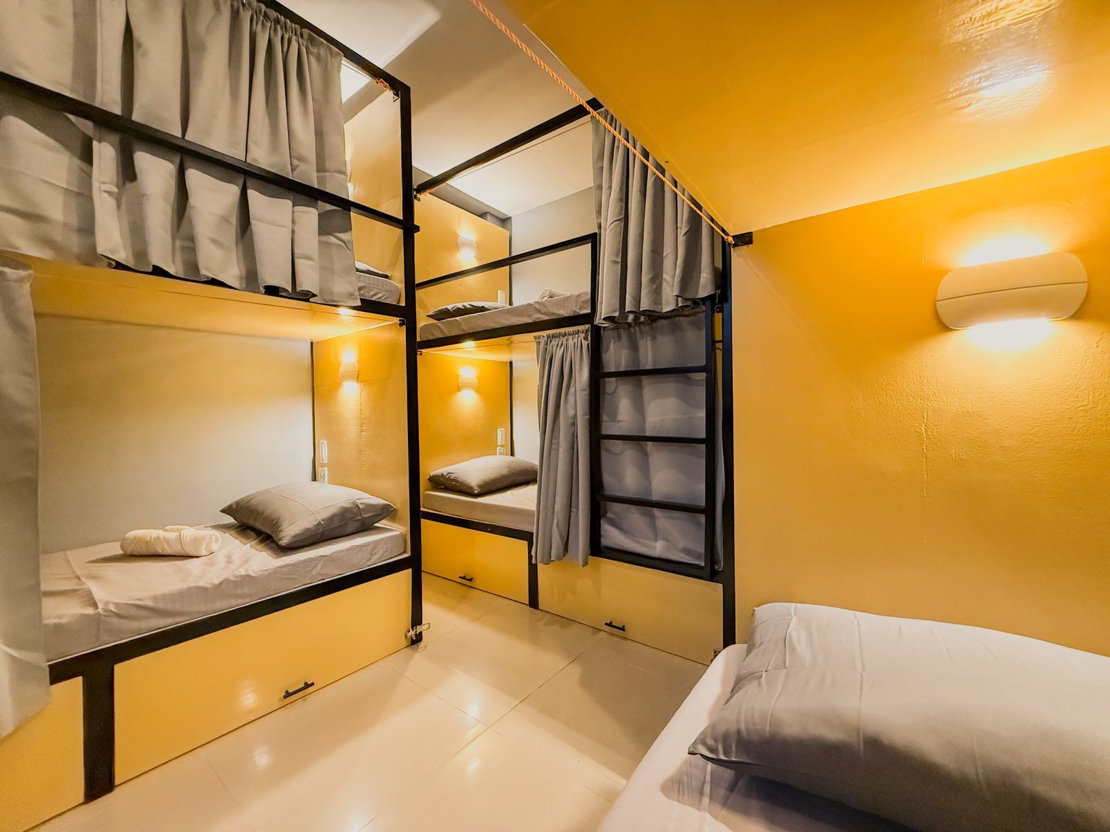 Single Bed | Females Only 🙎‍♀️_1